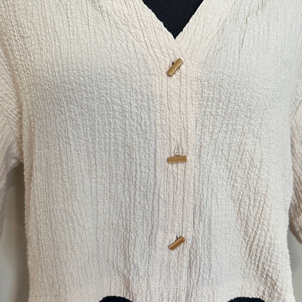 *KIRIOUS LA* Beige x Gold Button-Down Short Sleeve Crinkle Top Shirt Size Large - Picture 2 of 8